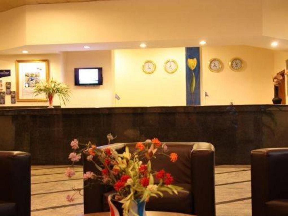 Golden Royale Hotel Enugu Buitenkant foto