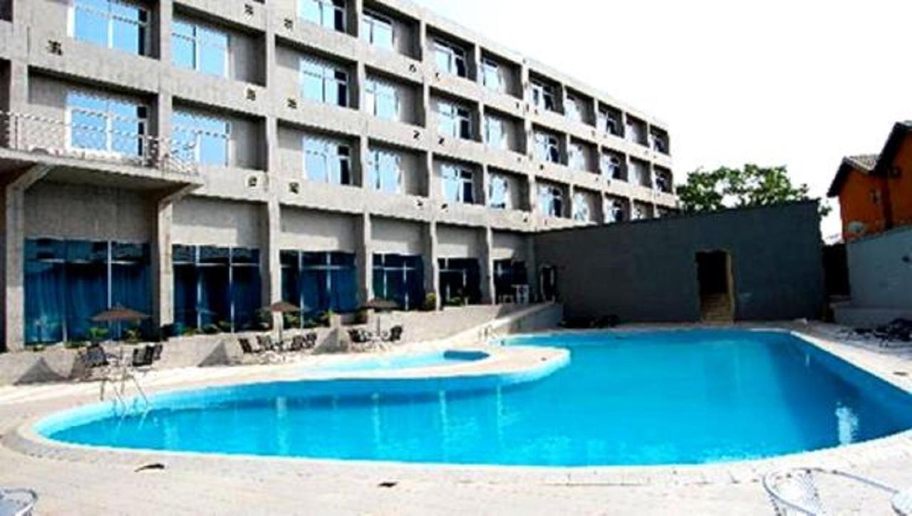 Golden Royale Hotel Enugu Buitenkant foto
