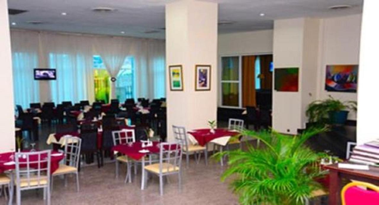 Golden Royale Hotel Enugu Buitenkant foto
