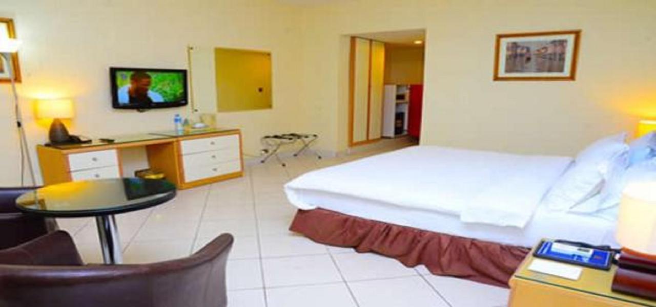 Golden Royale Hotel Enugu Buitenkant foto