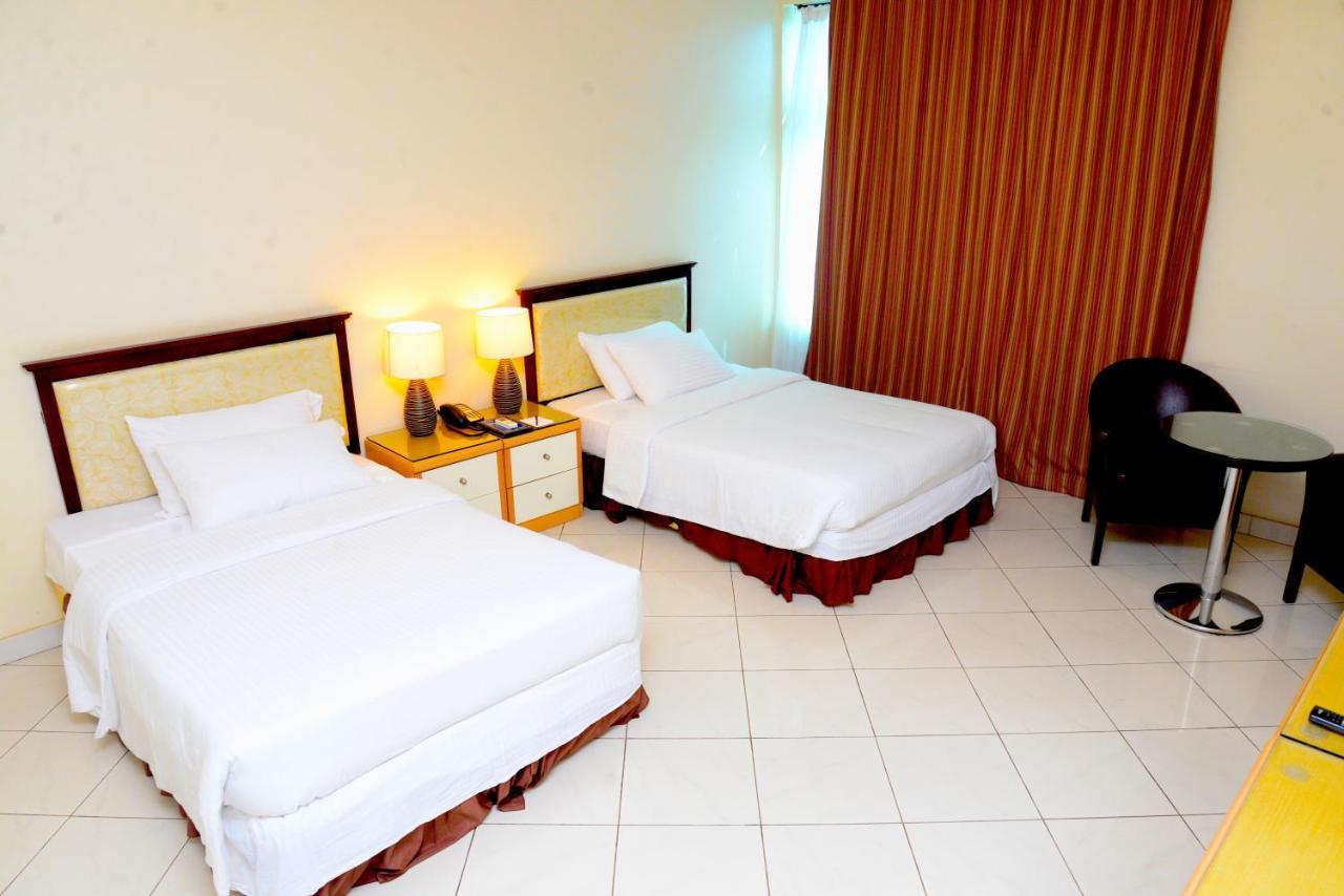 Golden Royale Hotel Enugu Buitenkant foto