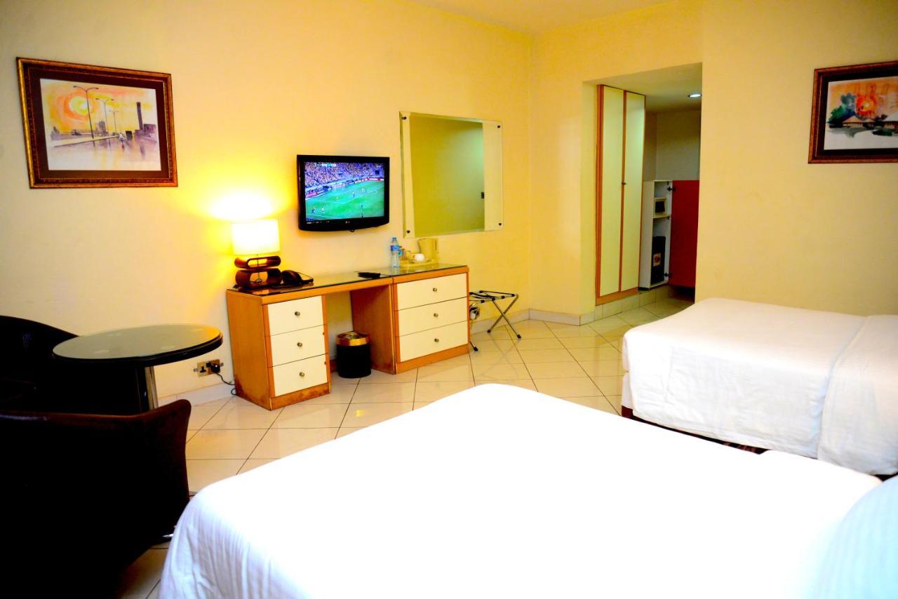 Golden Royale Hotel Enugu Buitenkant foto