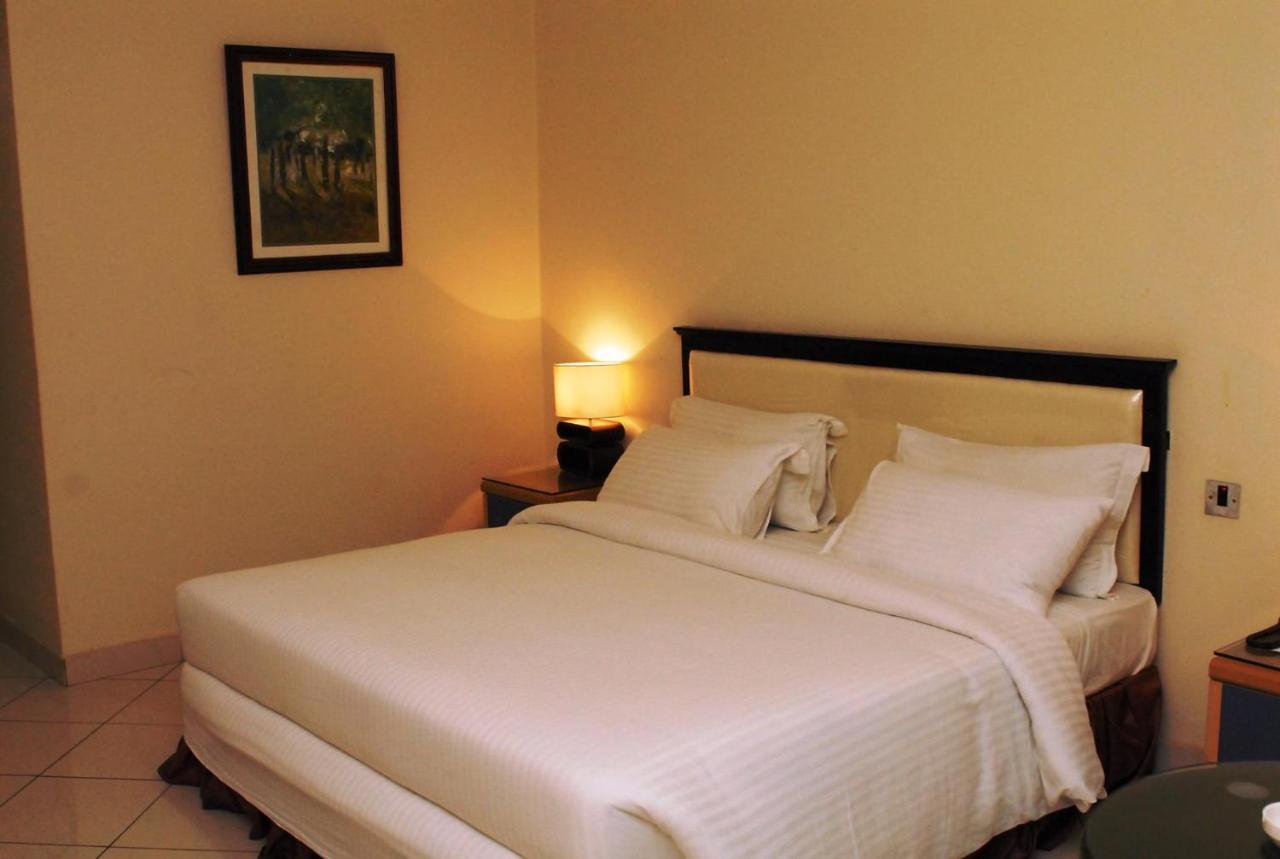 Golden Royale Hotel Enugu Buitenkant foto