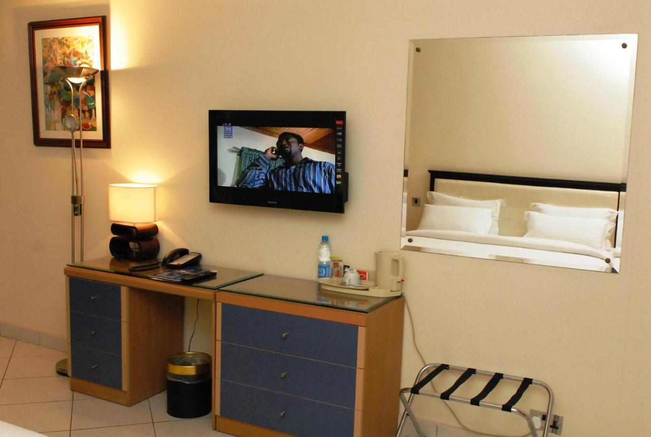Golden Royale Hotel Enugu Buitenkant foto