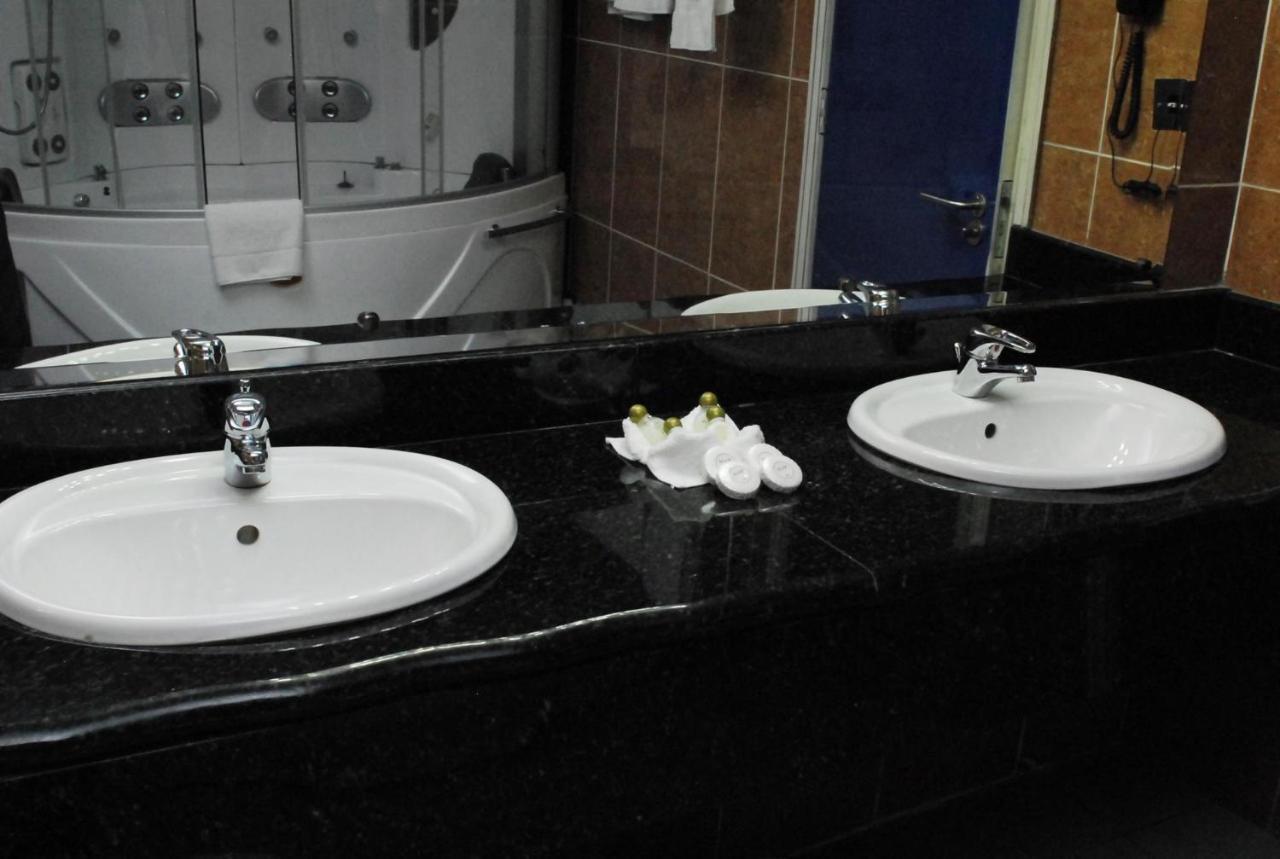 Golden Royale Hotel Enugu Buitenkant foto