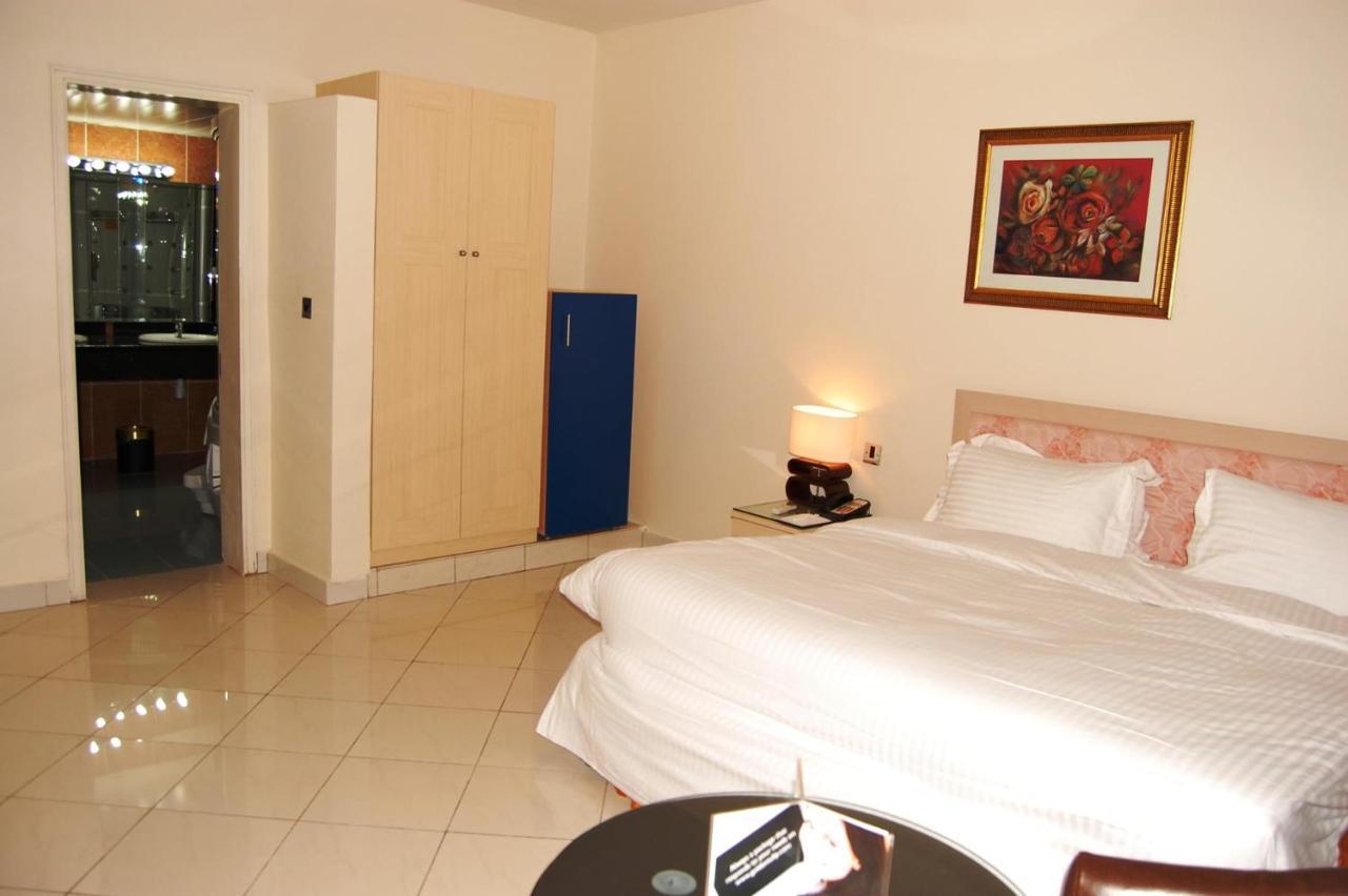 Golden Royale Hotel Enugu Buitenkant foto