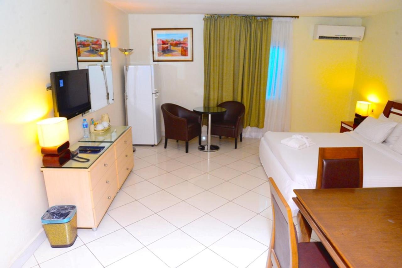 Golden Royale Hotel Enugu Buitenkant foto