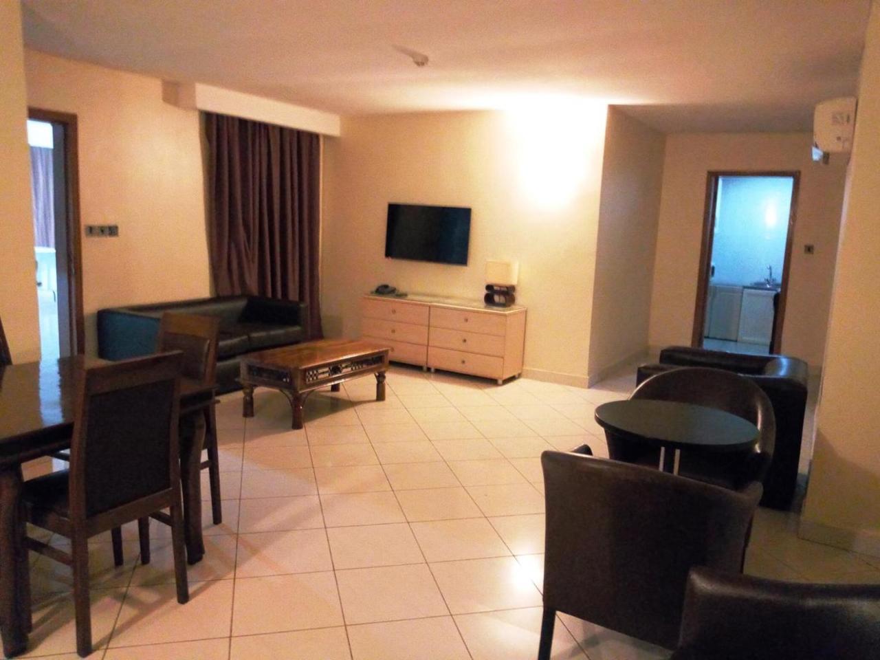 Golden Royale Hotel Enugu Buitenkant foto