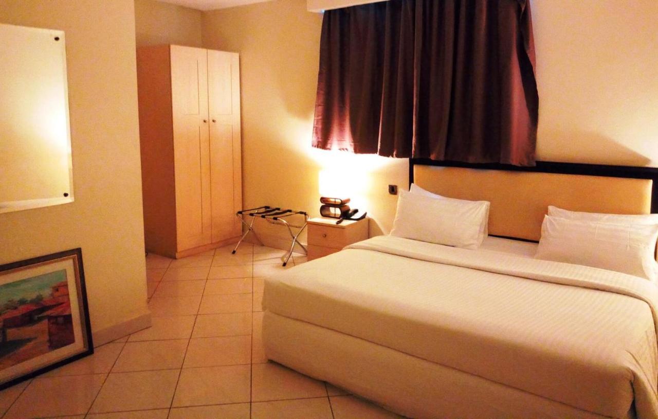 Golden Royale Hotel Enugu Buitenkant foto