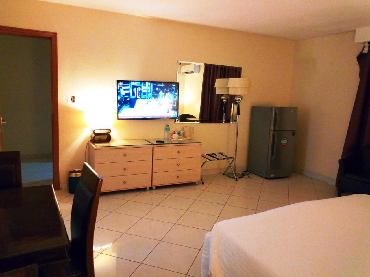 Golden Royale Hotel Enugu Buitenkant foto