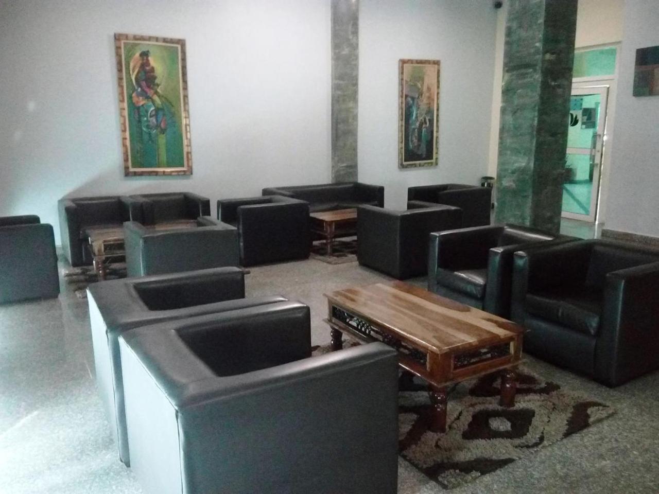 Golden Royale Hotel Enugu Buitenkant foto