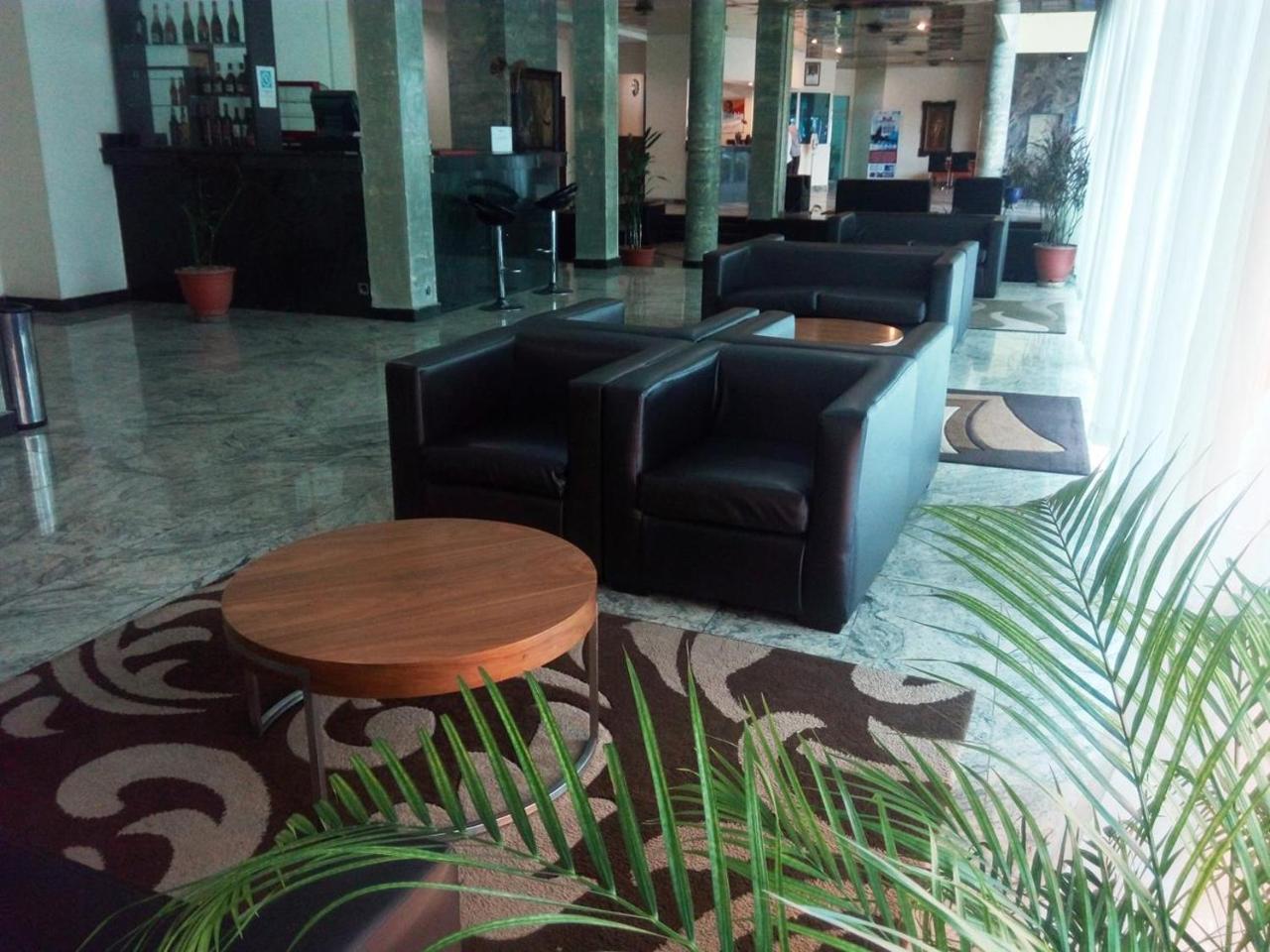 Golden Royale Hotel Enugu Buitenkant foto