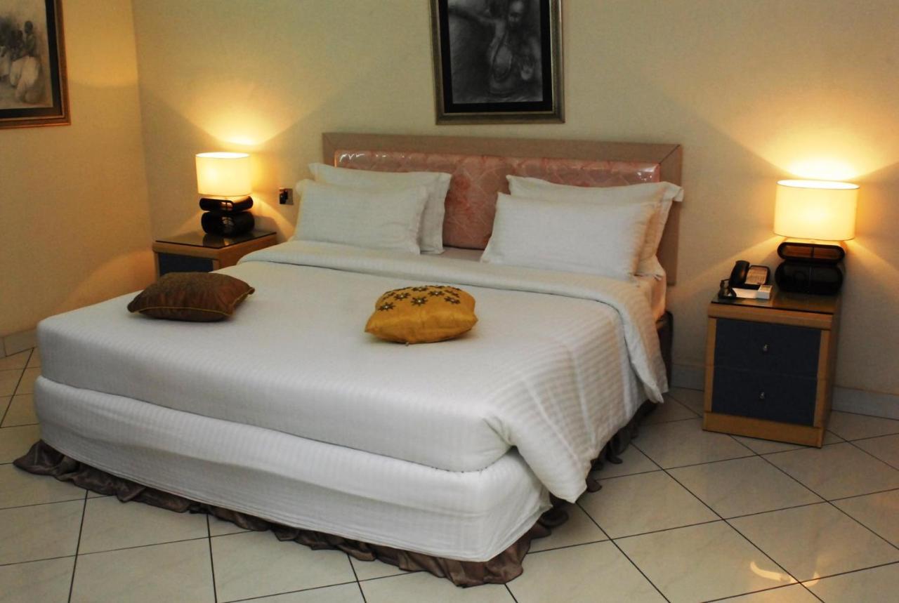Golden Royale Hotel Enugu Buitenkant foto