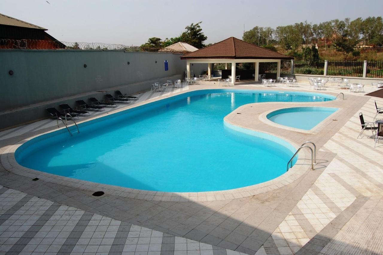 Golden Royale Hotel Enugu Buitenkant foto