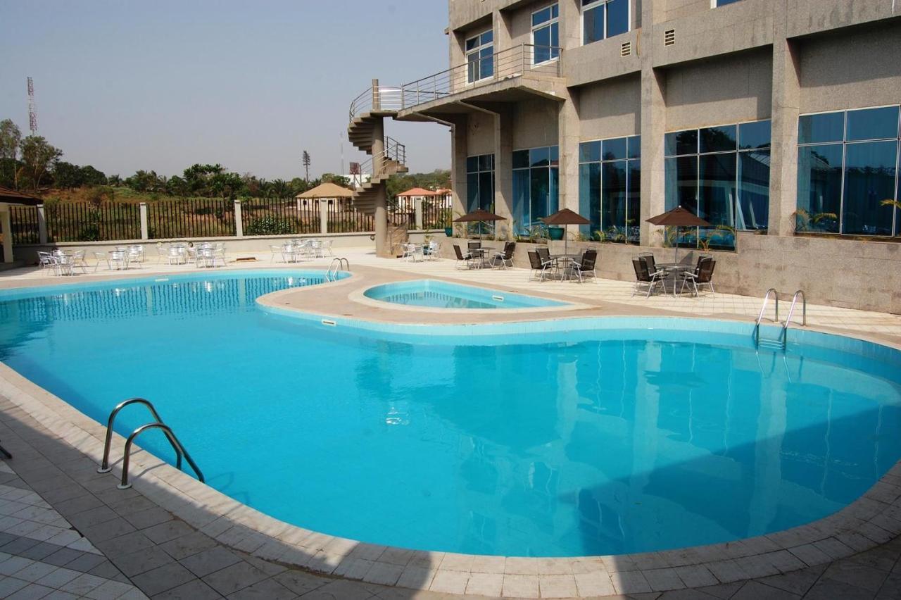 Golden Royale Hotel Enugu Buitenkant foto