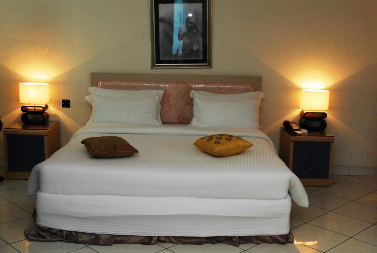 Golden Royale Hotel Enugu Buitenkant foto