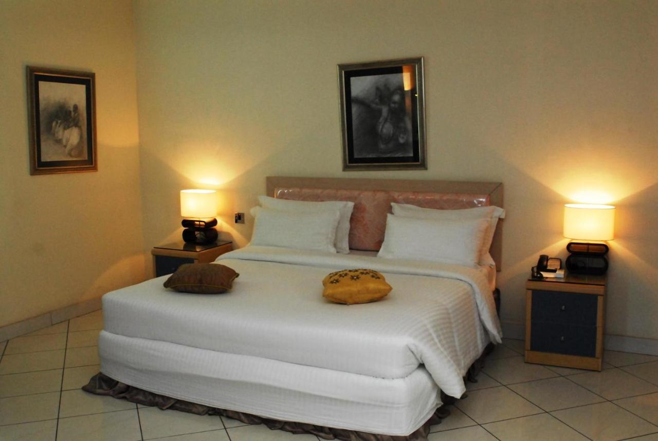 Golden Royale Hotel Enugu Buitenkant foto